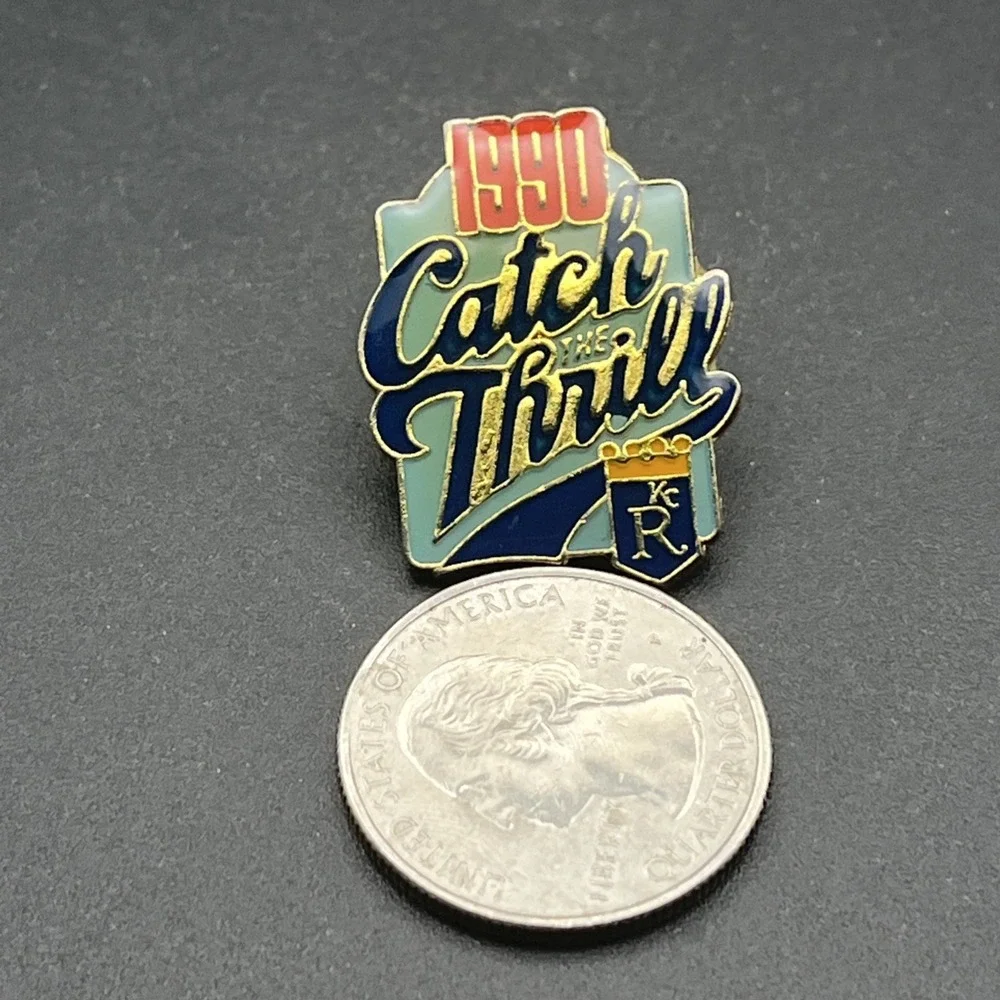 Kansas‎ City Royals Catch The Thrill 1990 MLB Baseball Lapel Hat Pin